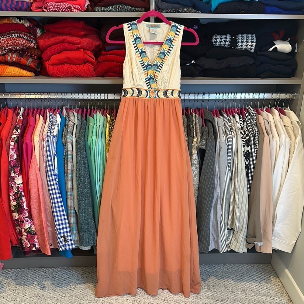 Flying Tomato peach/cream sleeveless v neck embroidered lined maxi dress size S